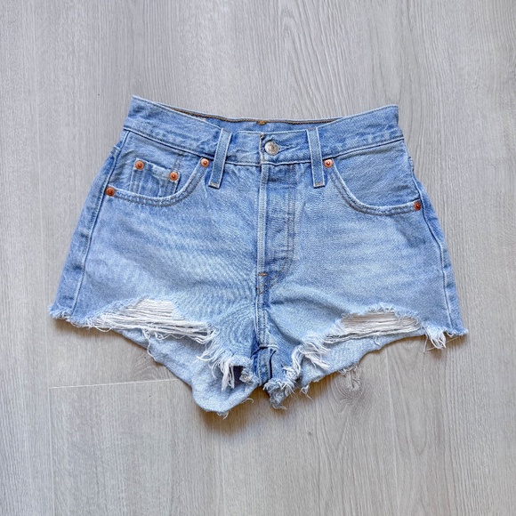 Levi's Premium 501® Original Fit High Rise Shorts - Picture 5 of 7